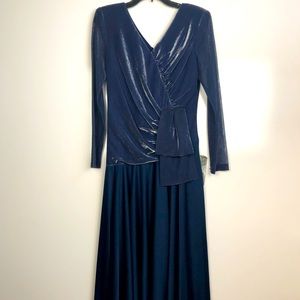 FILIGREE LTD. NAVY LONG SLEEVE FORMAL DRESS